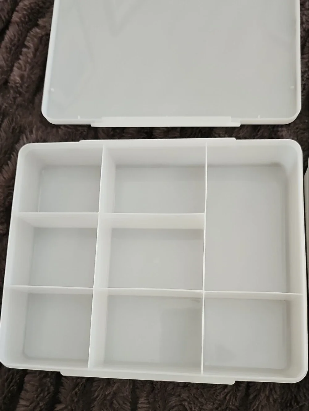 Target white compartment